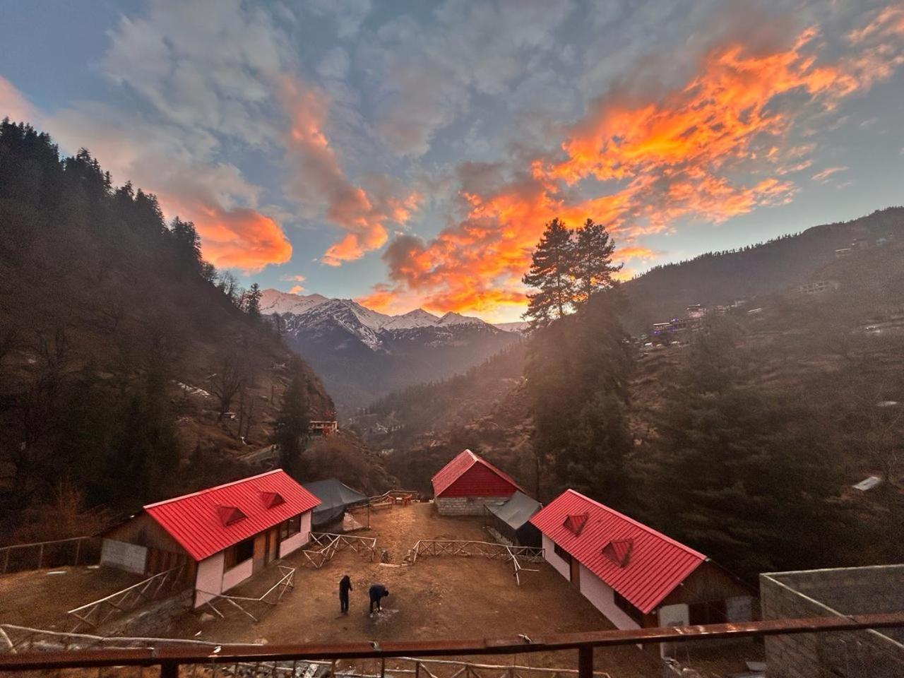 Hotel Lord Shiva Dimension Tosh Zewnętrze zdjęcie