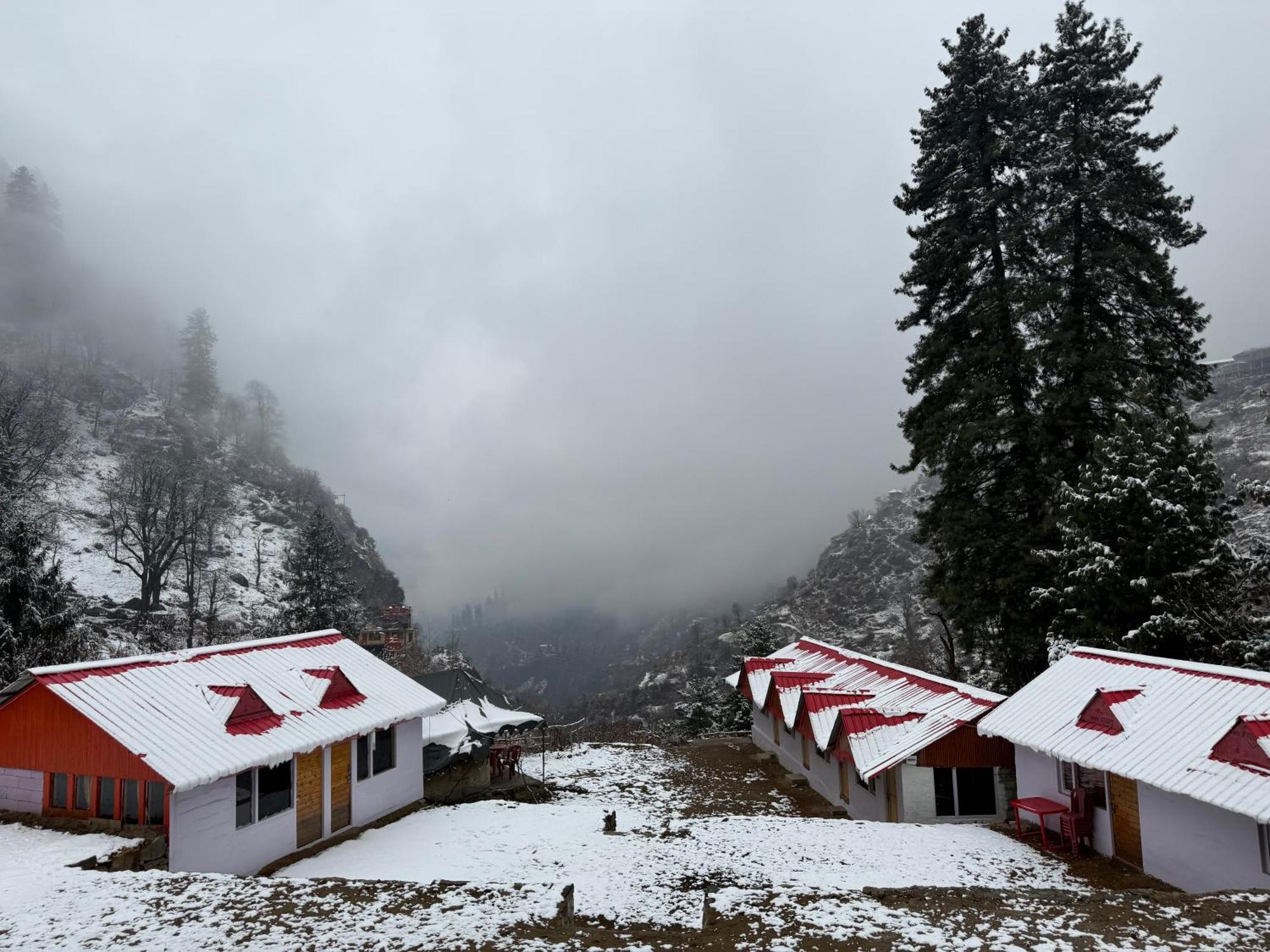 Hotel Lord Shiva Dimension Tosh Zewnętrze zdjęcie
